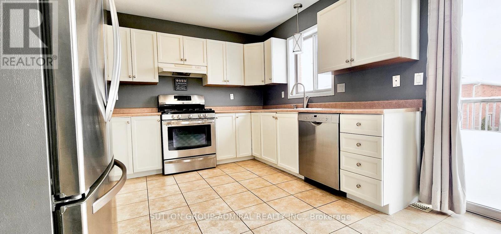 132 Brown Wood Drive, Barrie, Ontario  L4M 6M8 - Photo 9 - S12788526