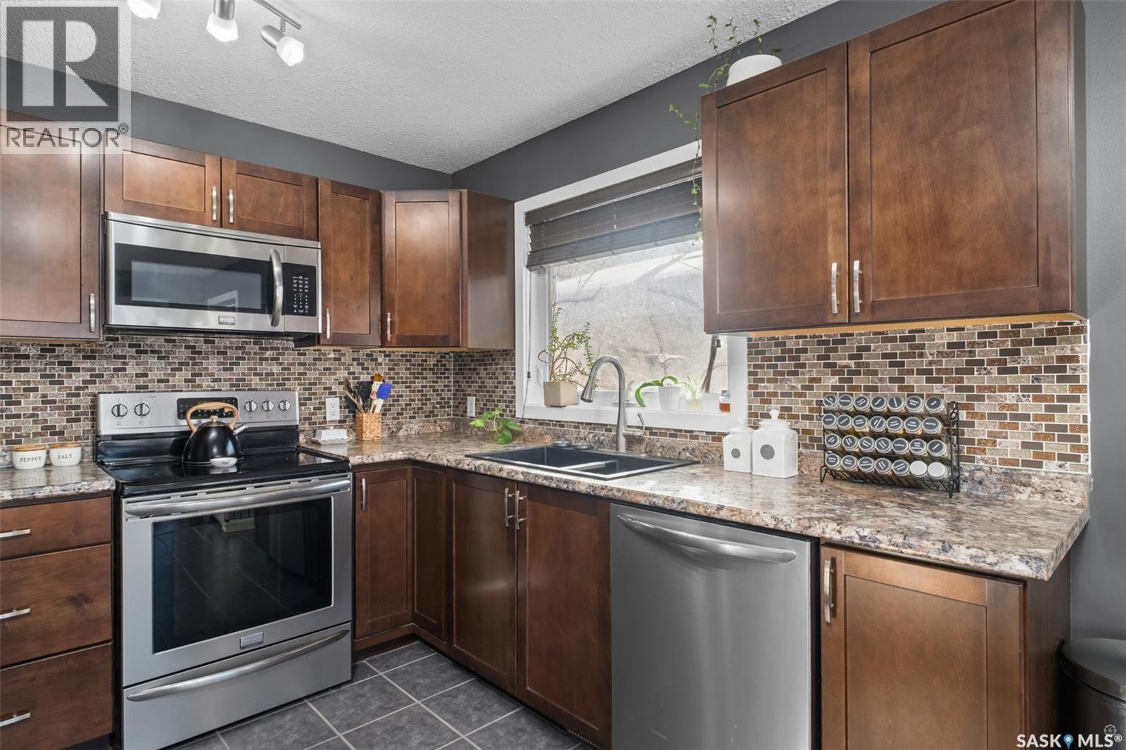 866 Spencer Drive, Prince Albert, Saskatchewan  S6V 7C9 - Photo 11 - SK028531