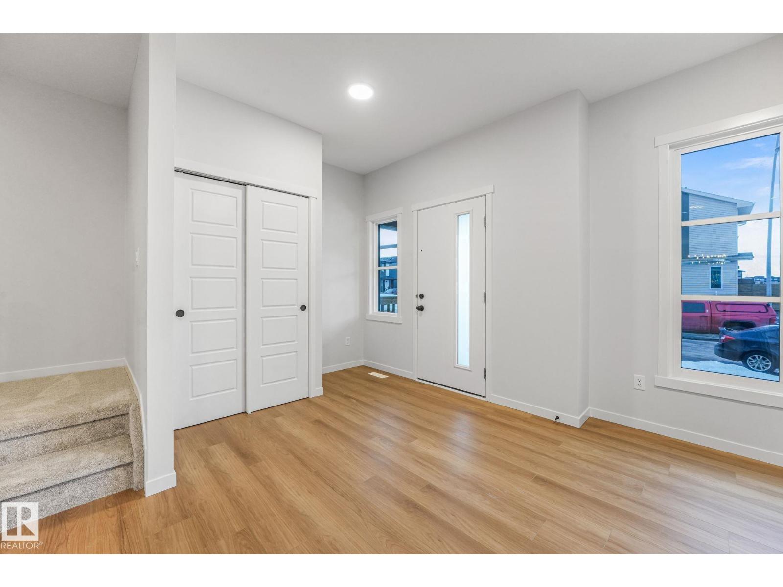 17323 6 St Ne Ne, Edmonton, Alberta  T5Y 4G2 - Photo 4 - E4473528