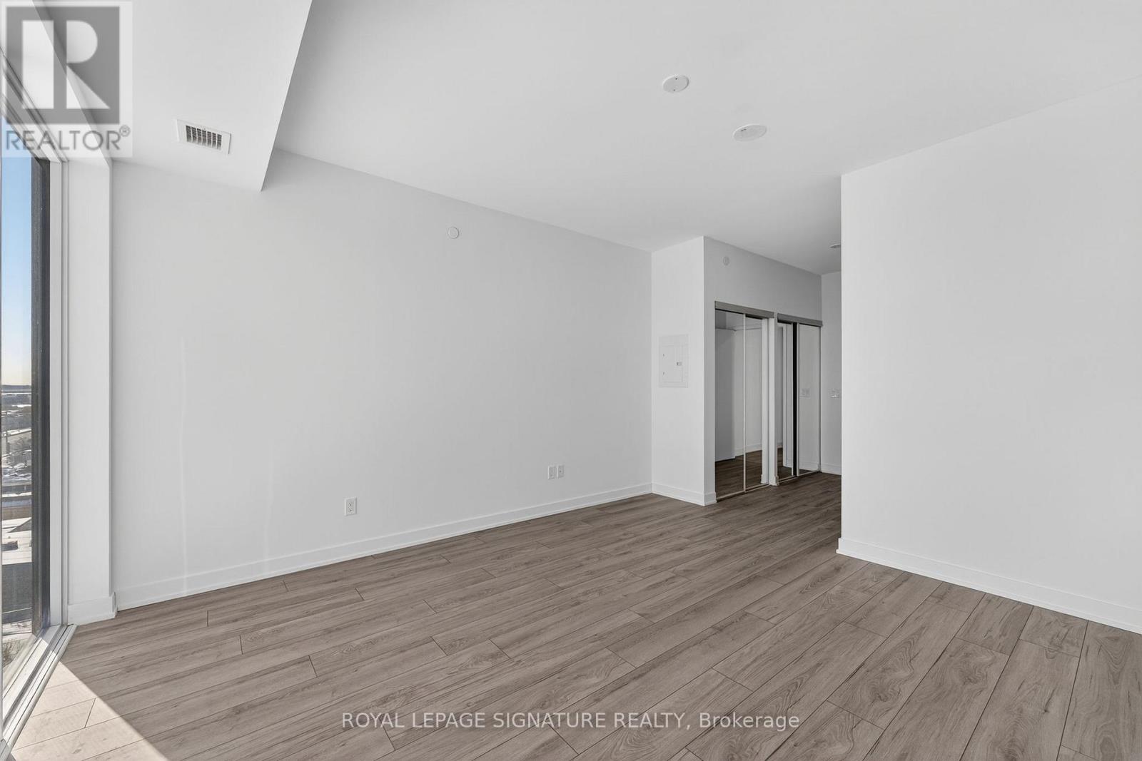 1008 - 1035 Southdown Road, Mississauga, Ontario  L5J 0A2 - Photo 13 - W12788344