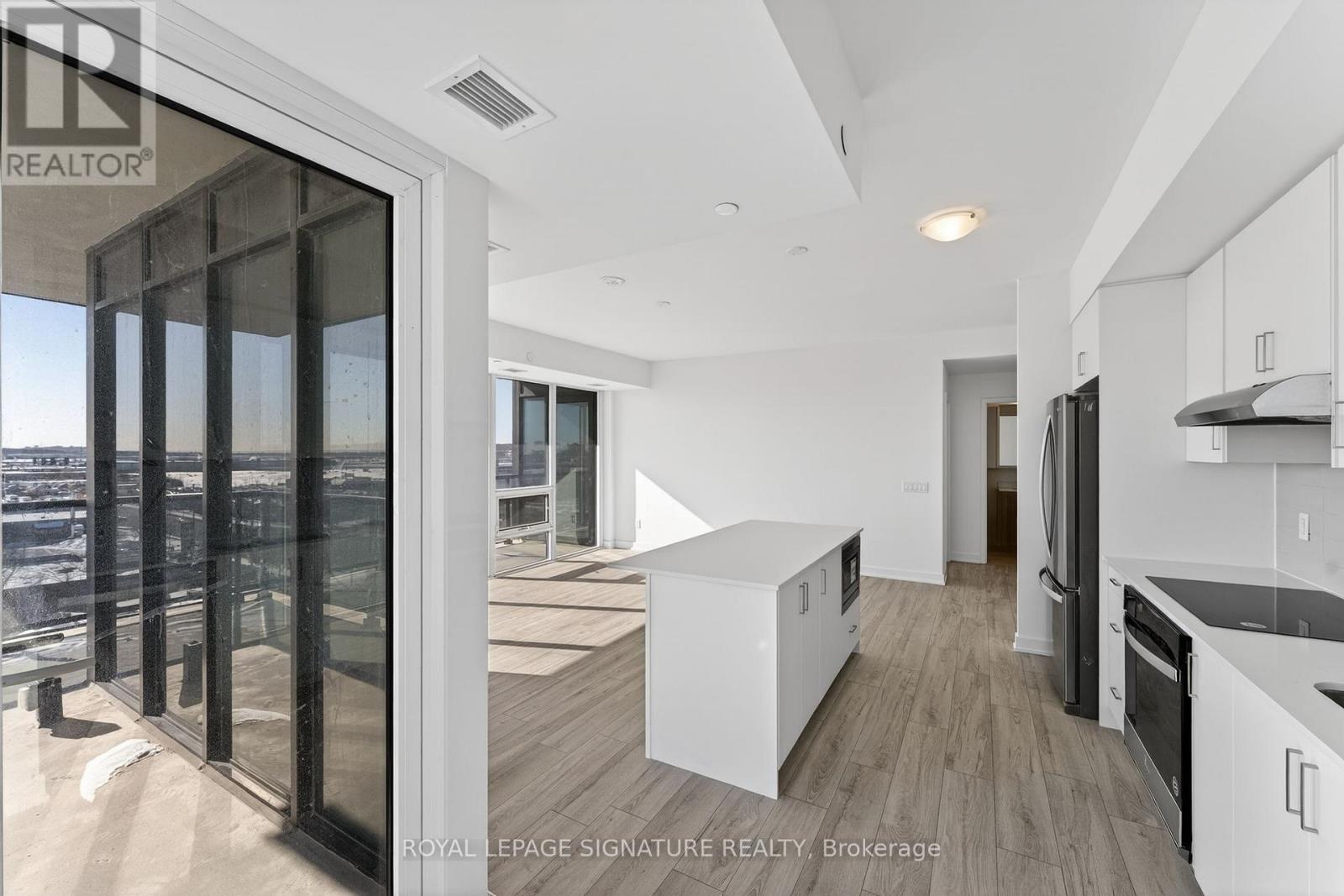 1008 - 1035 Southdown Road, Mississauga, Ontario  L5J 0A2 - Photo 8 - W12788344