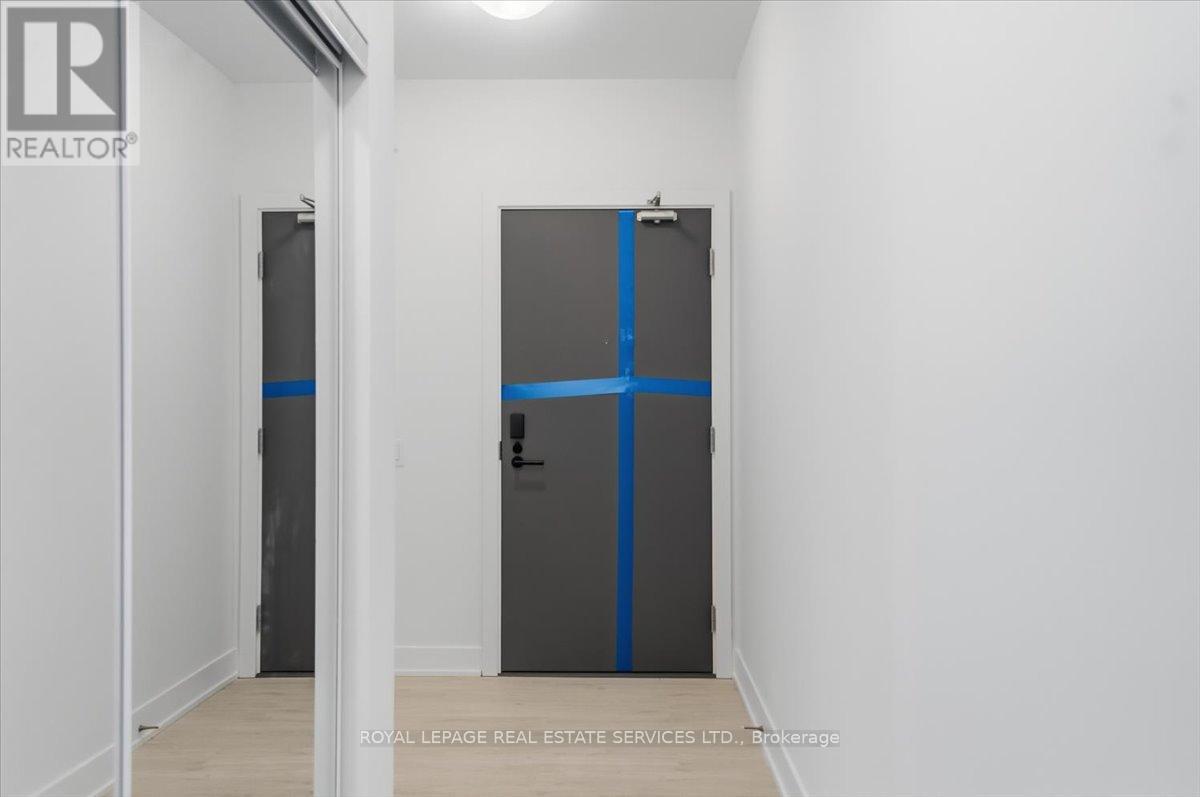 303 - 2088 James Street, Burlington, Ontario  L7R 0H2 - Photo 5 - W12788368