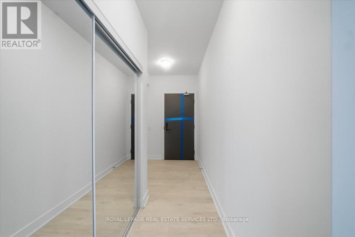 303 - 2088 James Street, Burlington, Ontario  L7R 0H2 - Photo 6 - W12788368