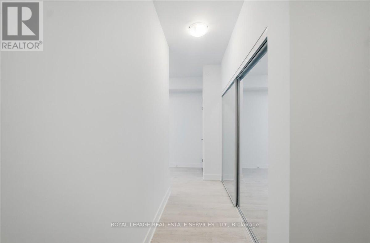 303 - 2088 James Street, Burlington, Ontario  L7R 0H2 - Photo 7 - W12788368