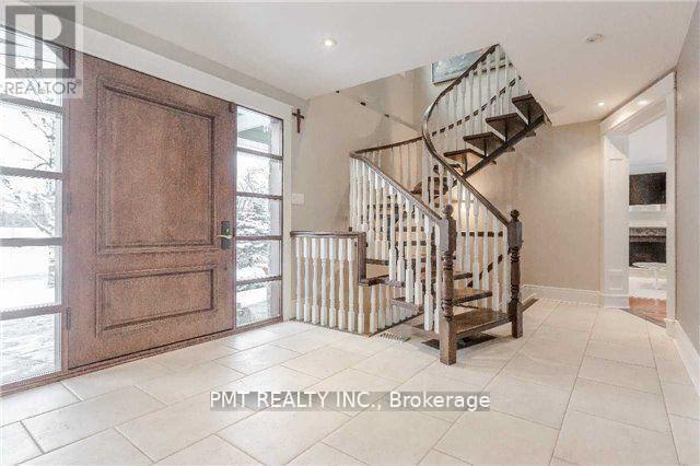 754 Dack Boulevard, Mississauga, Ontario  L5H 1E4 - Photo 3 - W12788380