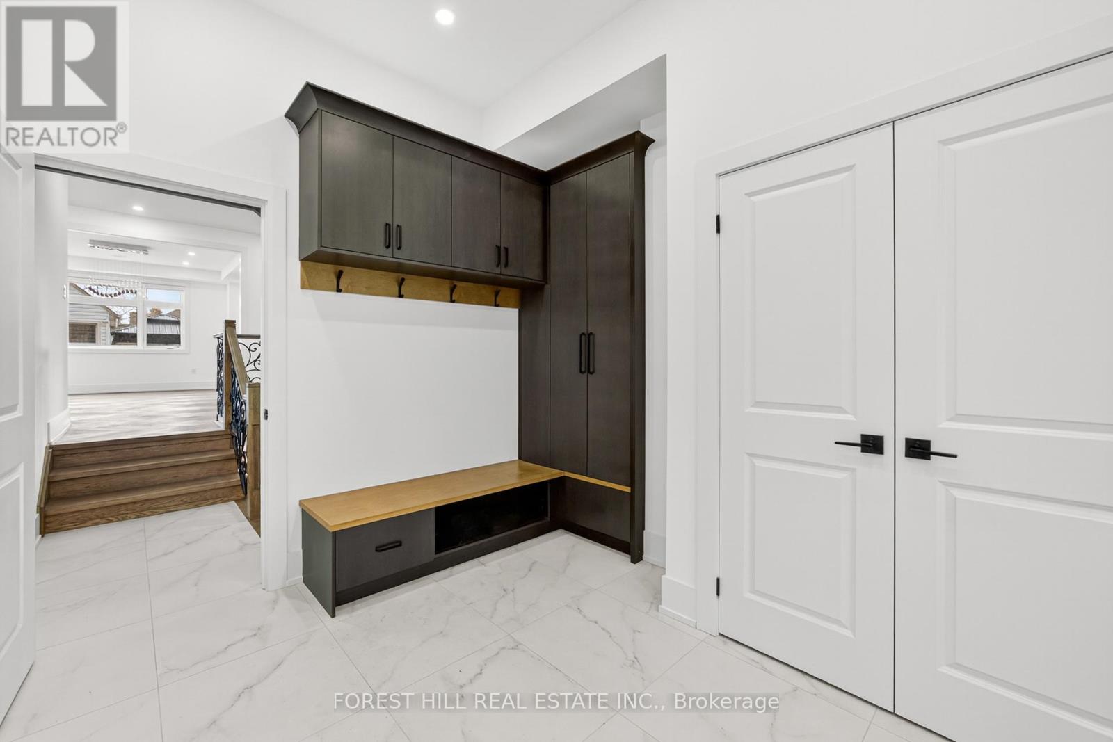 3474 JOAN DRIVE Mississauga (Fairview), ON L5B 1T5