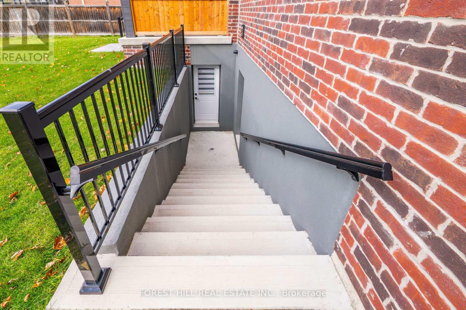 3474 JOAN DRIVE Mississauga (Fairview), ON L5B 1T5