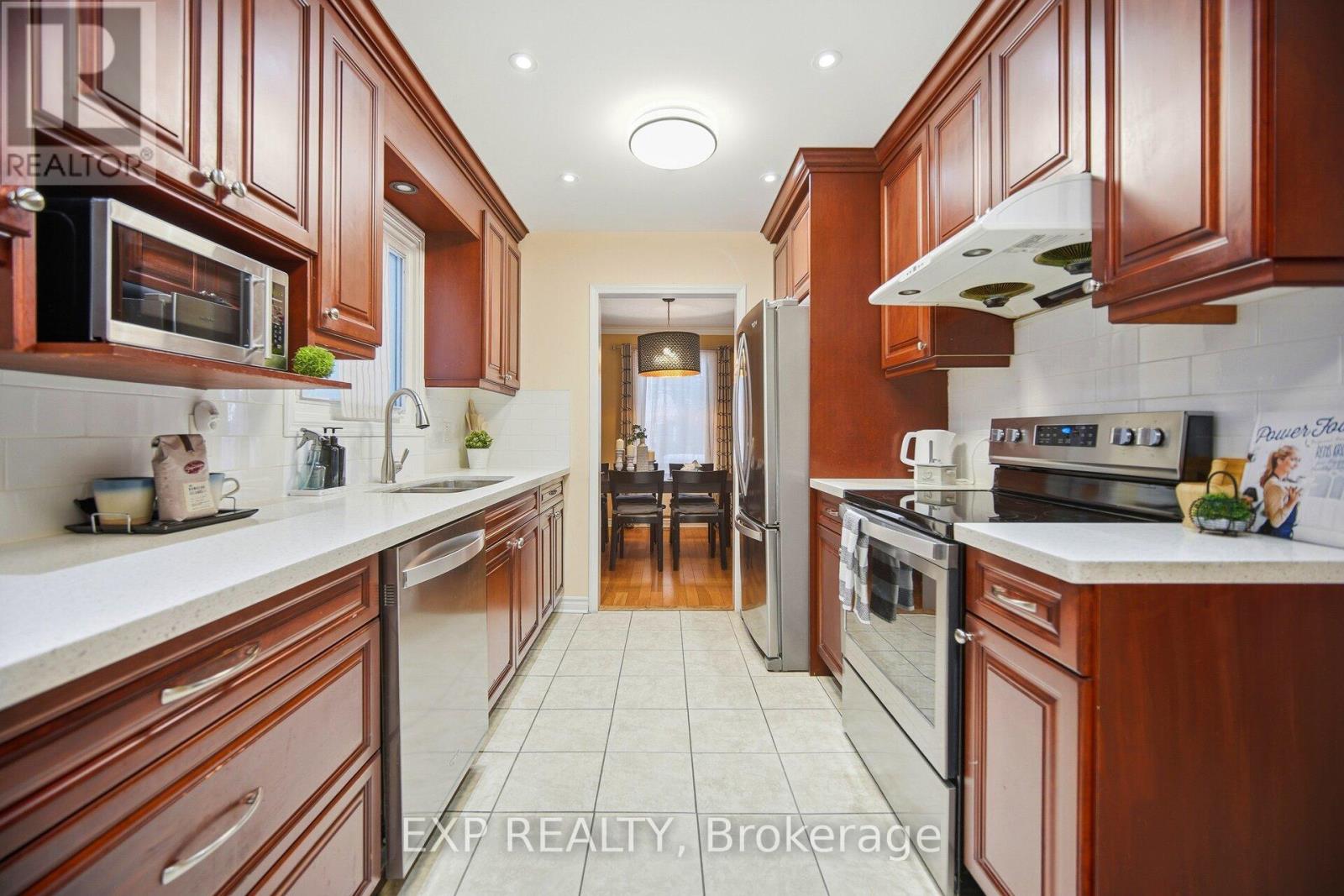 7 Ferri Crescent, Brampton, Ontario  L6Z 1R8 - Photo 10 - W12788416