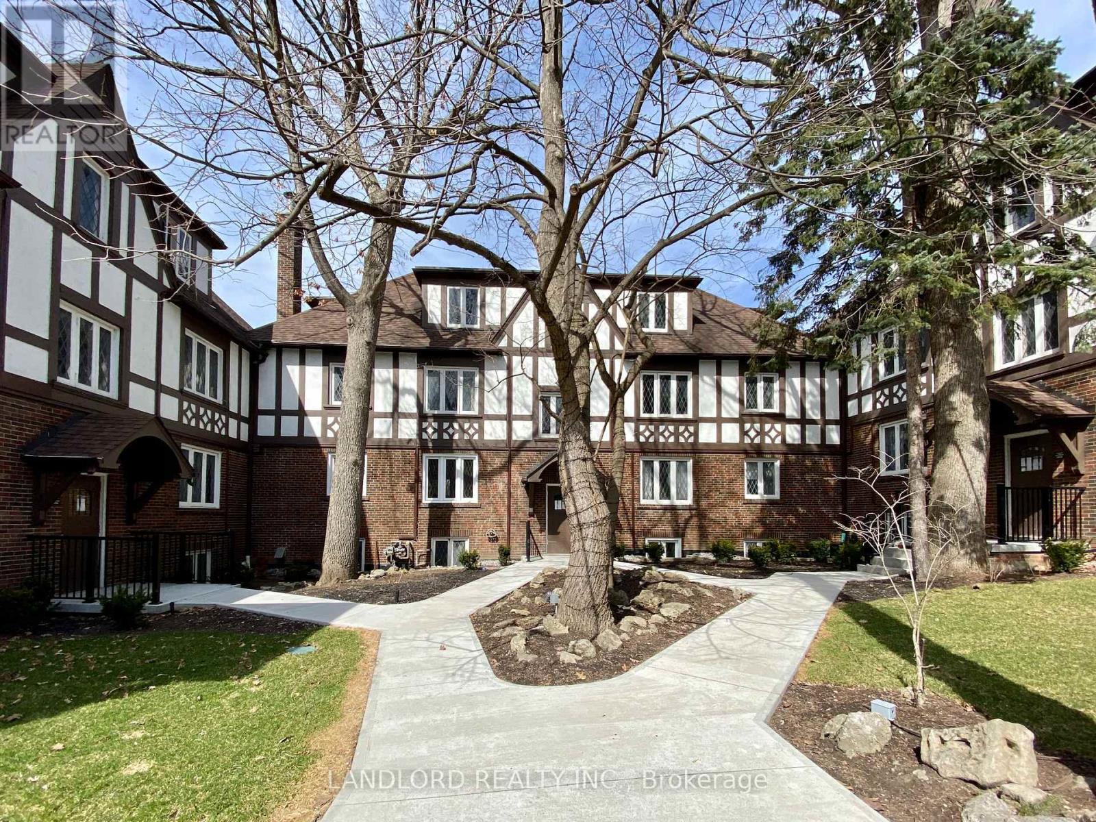 18 - 2520 Bloor Street W, Toronto, Ontario  M6S 1R8 - Photo 18 - W12788428