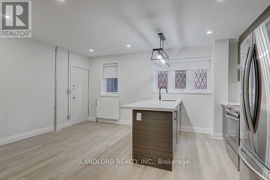 18 - 2520 Bloor Street W, Toronto, Ontario  M6S 1R8 - Photo 5 - W12788428