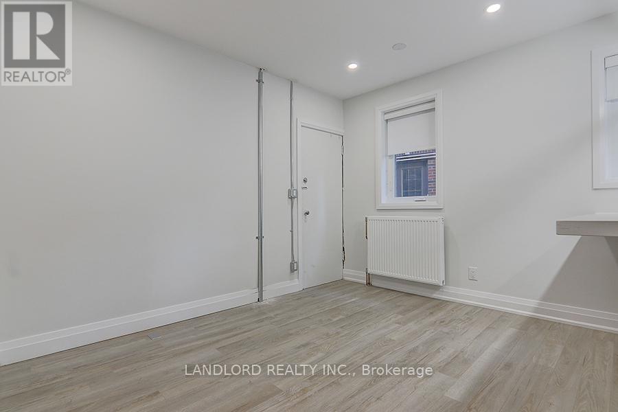 18 - 2520 Bloor Street W, Toronto, Ontario  M6S 1R8 - Photo 6 - W12788428