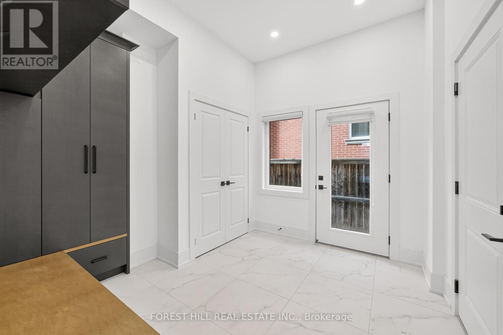 3474 Joan Drive, Mississauga, Ontario  L5B 1T5 - Photo 17 - W12788442