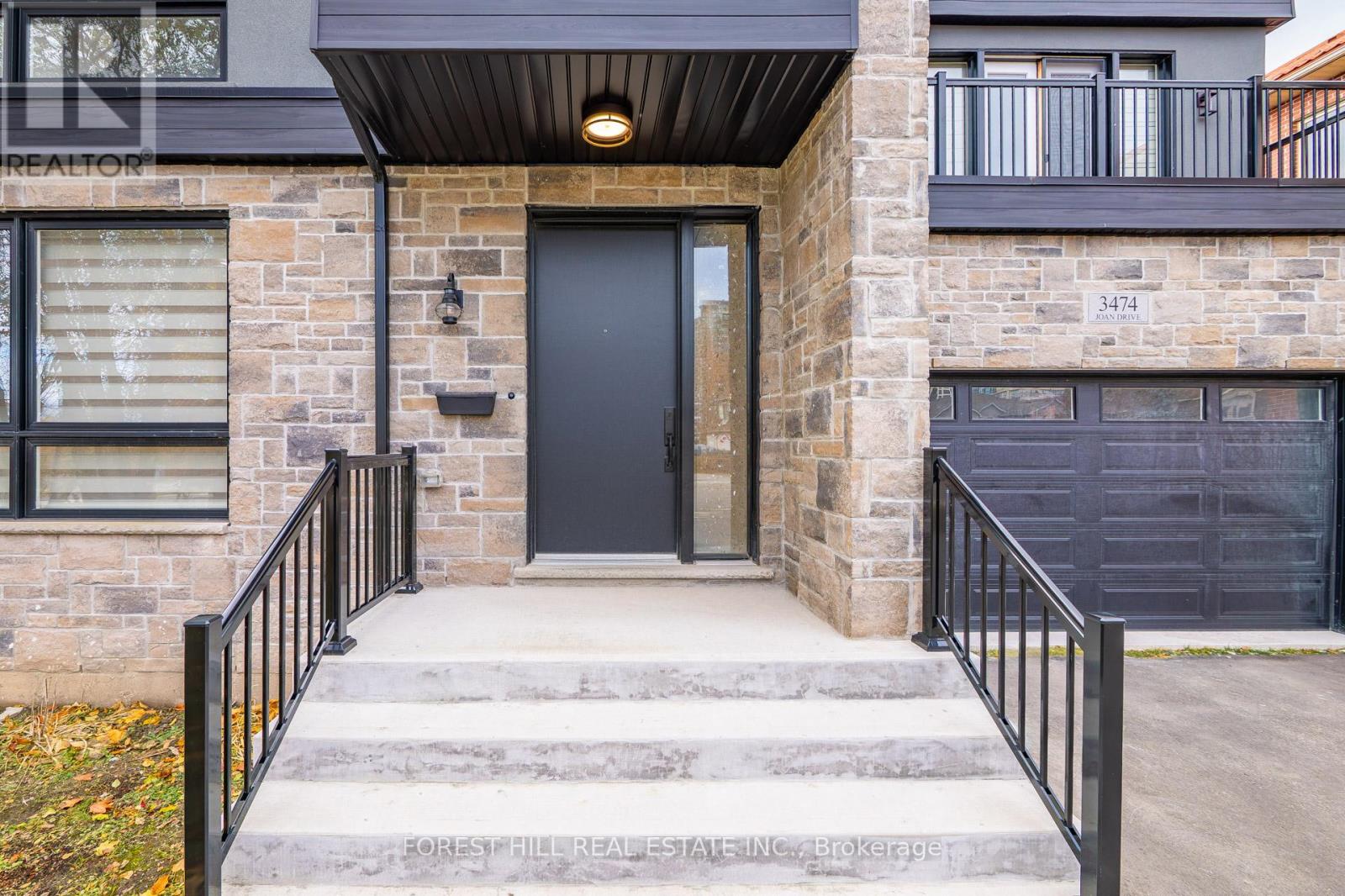 3474 Joan Drive, Mississauga, Ontario  L5B 1T5 - Photo 2 - W12788442