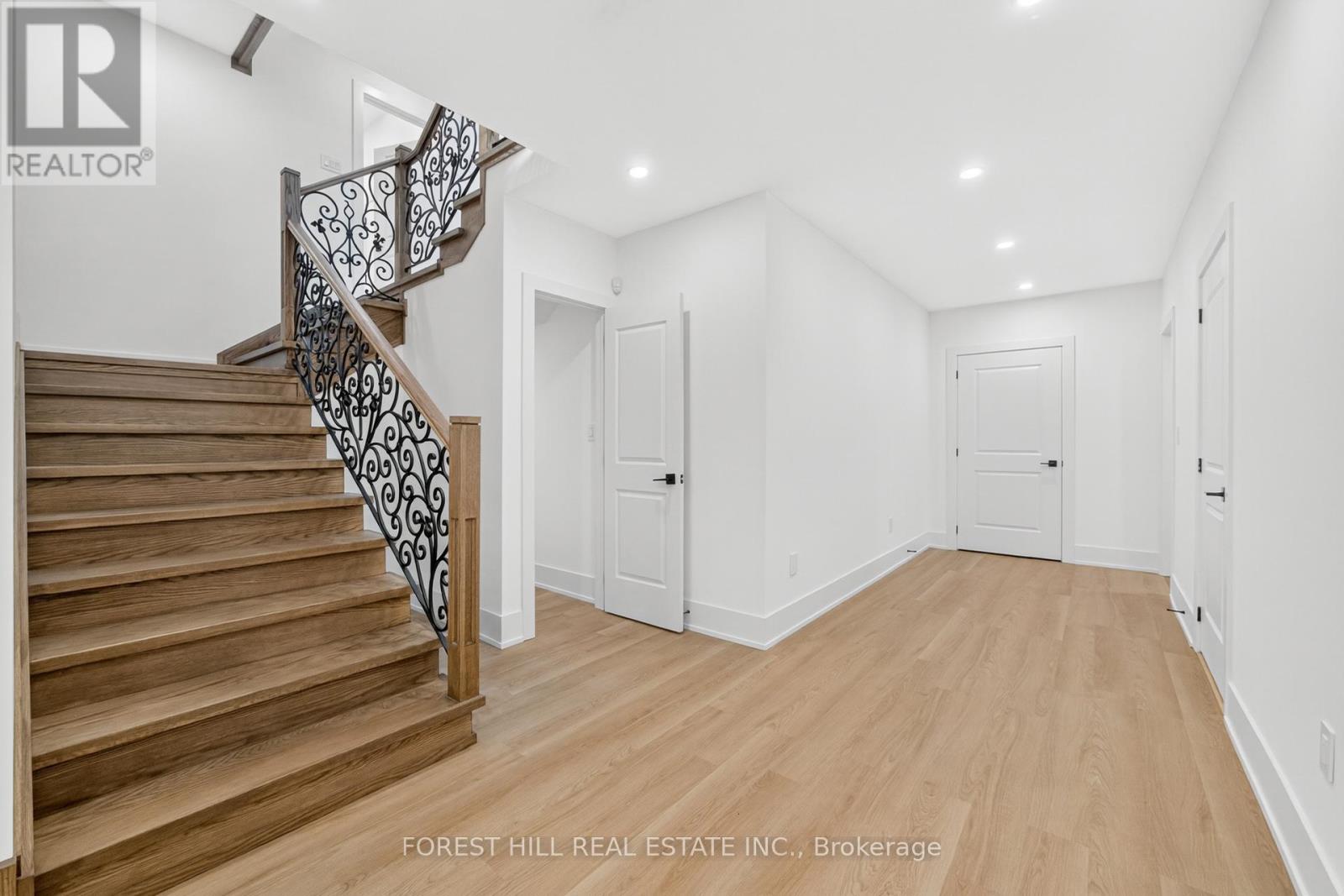 3474 Joan Drive, Mississauga, Ontario  L5B 1T5 - Photo 31 - W12788442