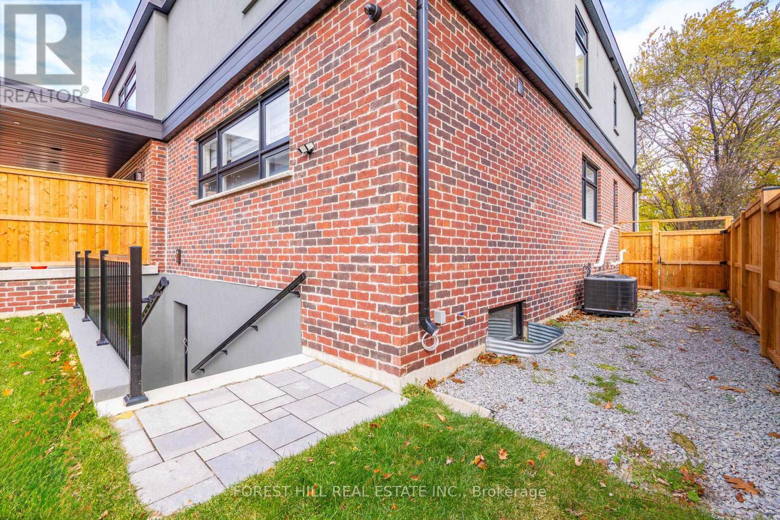 3474 Joan Drive, Mississauga, Ontario  L5B 1T5 - Photo 41 - W12788442