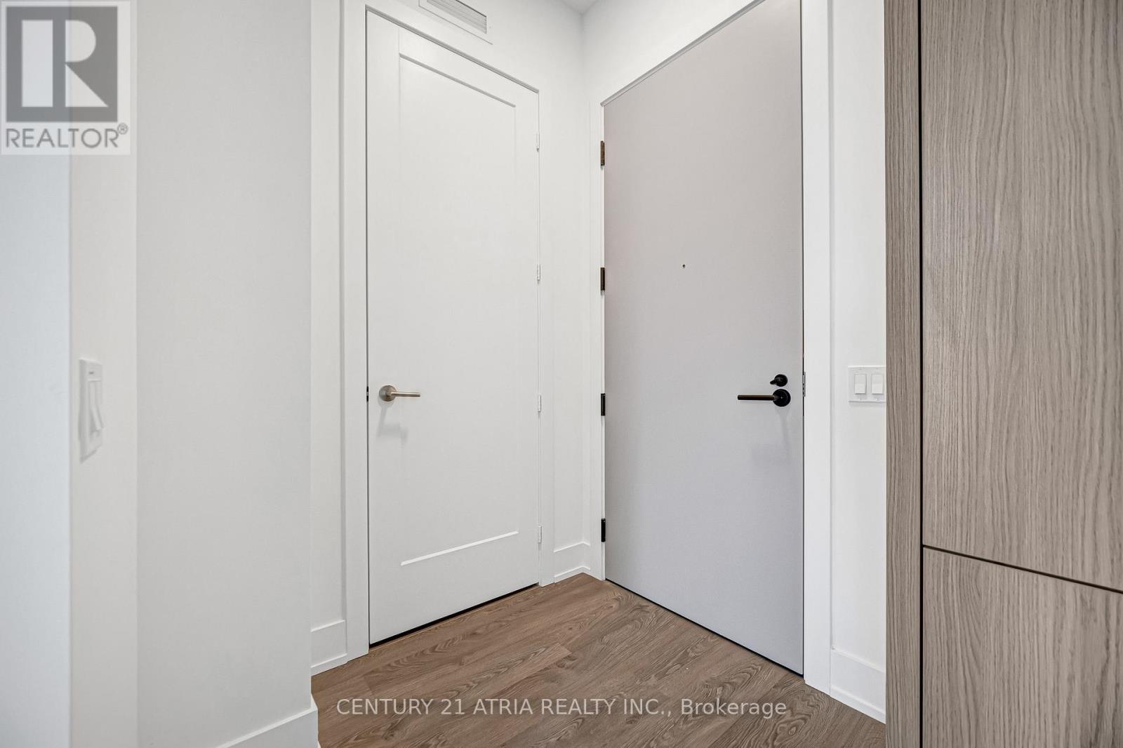 211 - 858 Dupont Street, Toronto, Ontario  M6G 0C1 - Photo 4 - W12788460