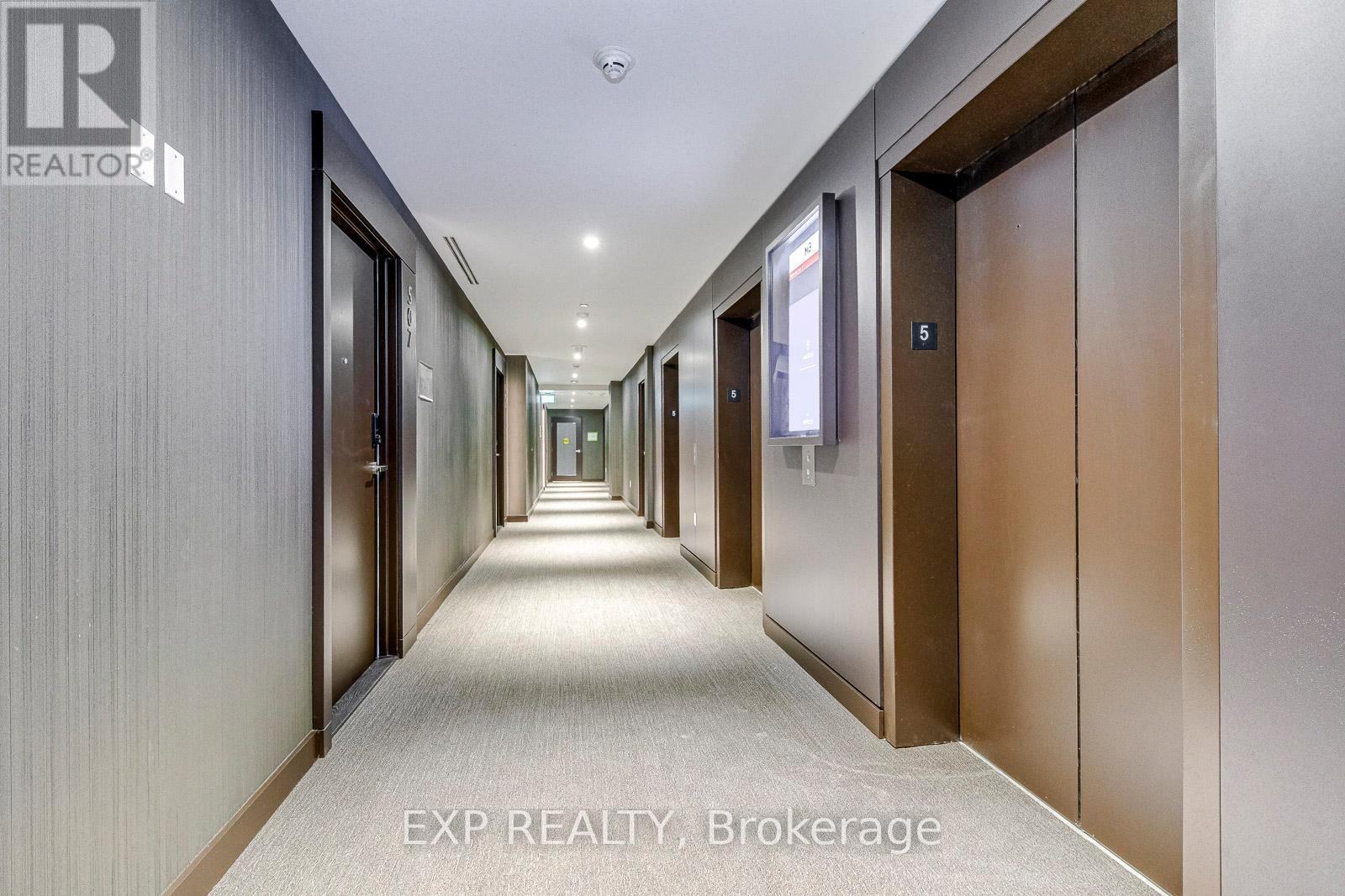 509 - 448 Burnhamthorpe Road W, Mississauga, Ontario  L5B 0R4 - Photo 2 - W12788504