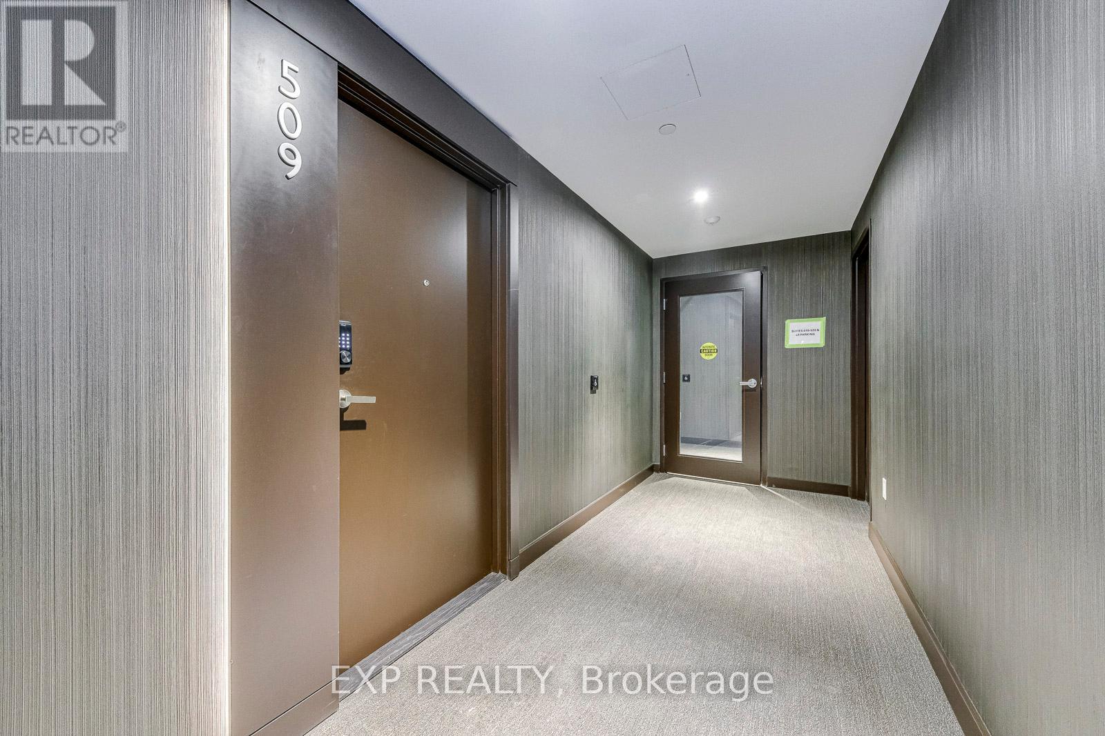 509 - 448 Burnhamthorpe Road W, Mississauga, Ontario  L5B 0R4 - Photo 3 - W12788504