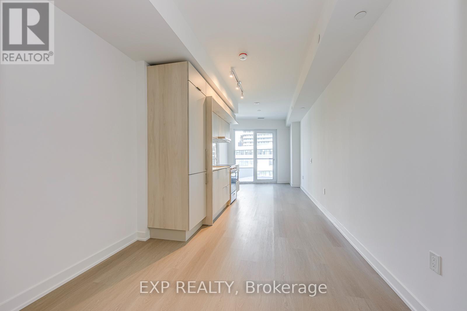 509 - 448 Burnhamthorpe Road W, Mississauga, Ontario  L5B 0R4 - Photo 6 - W12788504