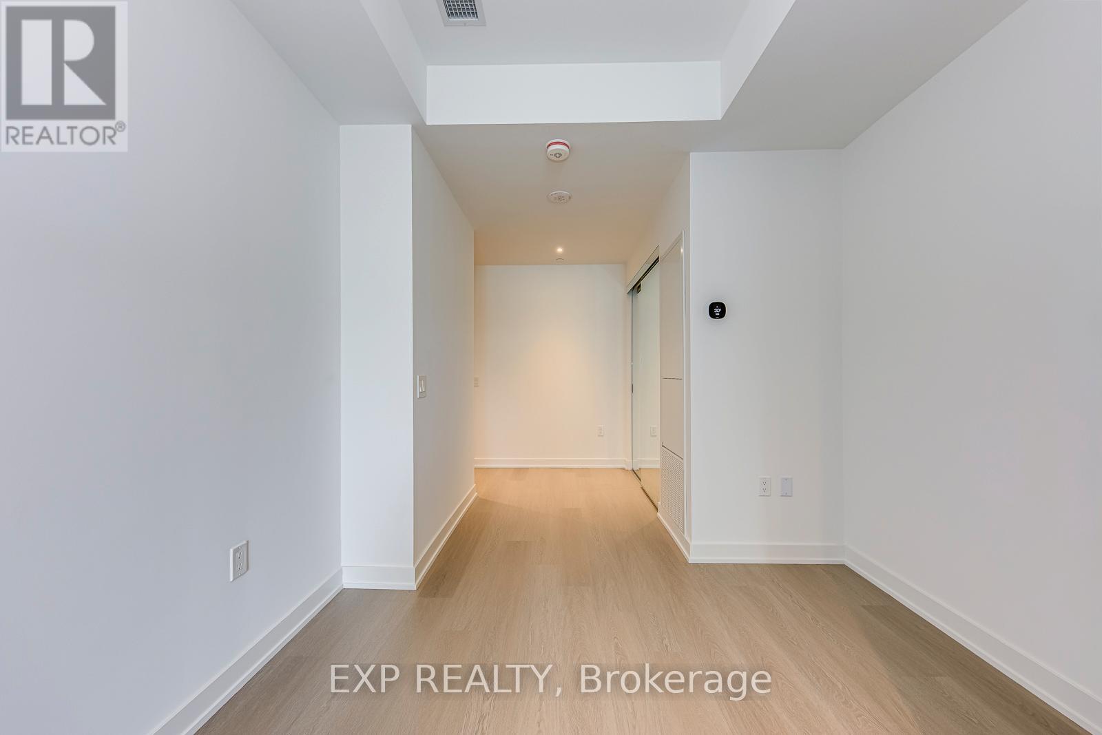 509 - 448 Burnhamthorpe Road W, Mississauga, Ontario  L5B 0R4 - Photo 7 - W12788504