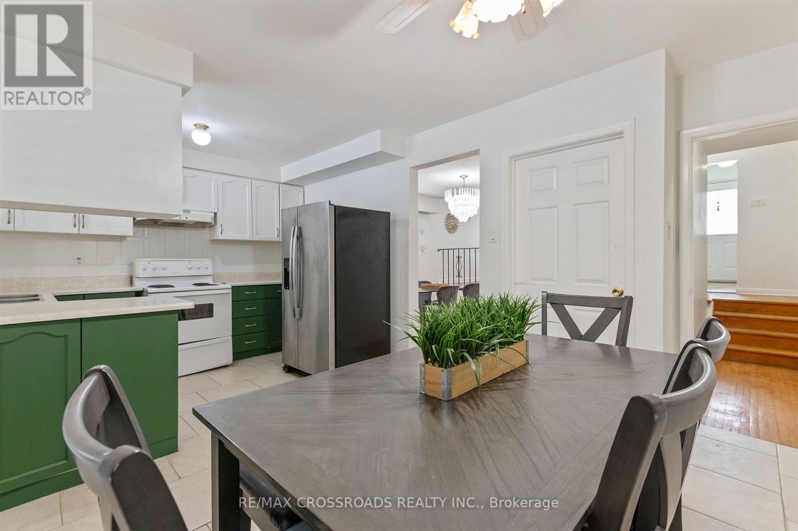 98 Willowridge Road, Toronto, Ontario  M9R 3Z4 - Photo 16 - W12788508