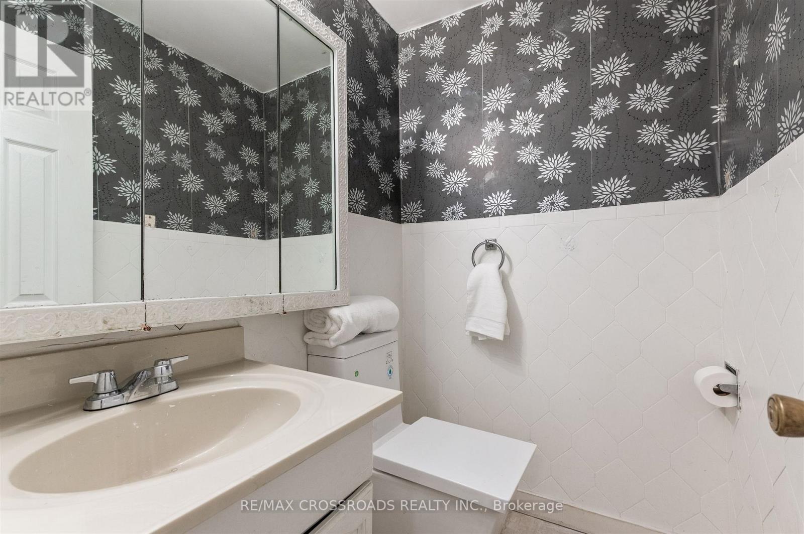 98 Willowridge Road, Toronto, Ontario  M9R 3Z4 - Photo 26 - W12788508