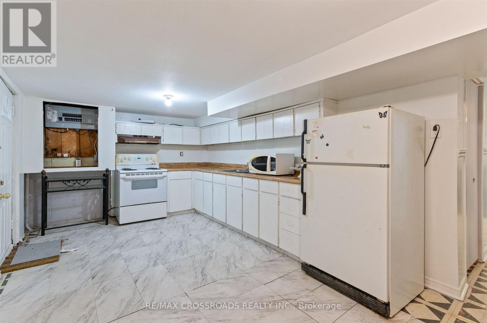 98 Willowridge Road, Toronto, Ontario  M9R 3Z4 - Photo 29 - W12788508