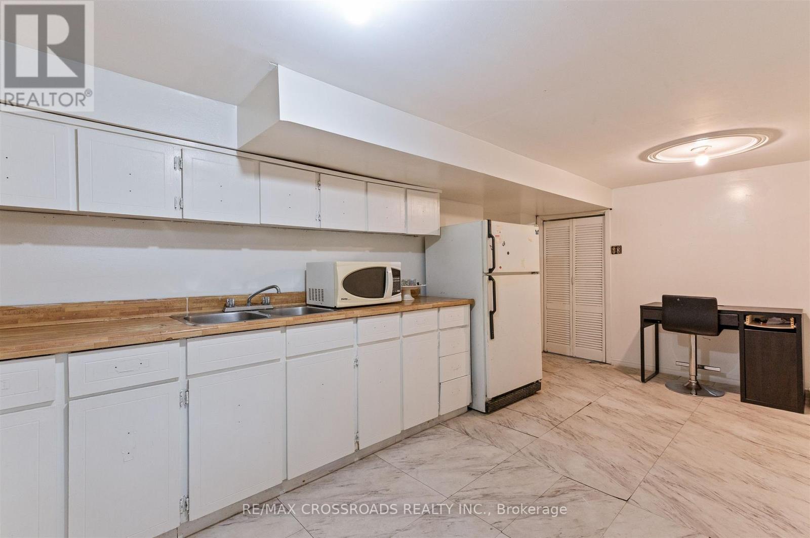 98 Willowridge Road, Toronto, Ontario  M9R 3Z4 - Photo 30 - W12788508