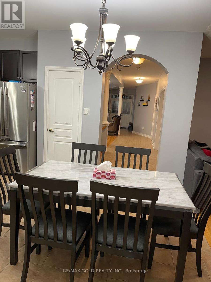 54 Covebank Crescent, Brampton, Ontario  L6P 2Y1 - Photo 16 - W12788512