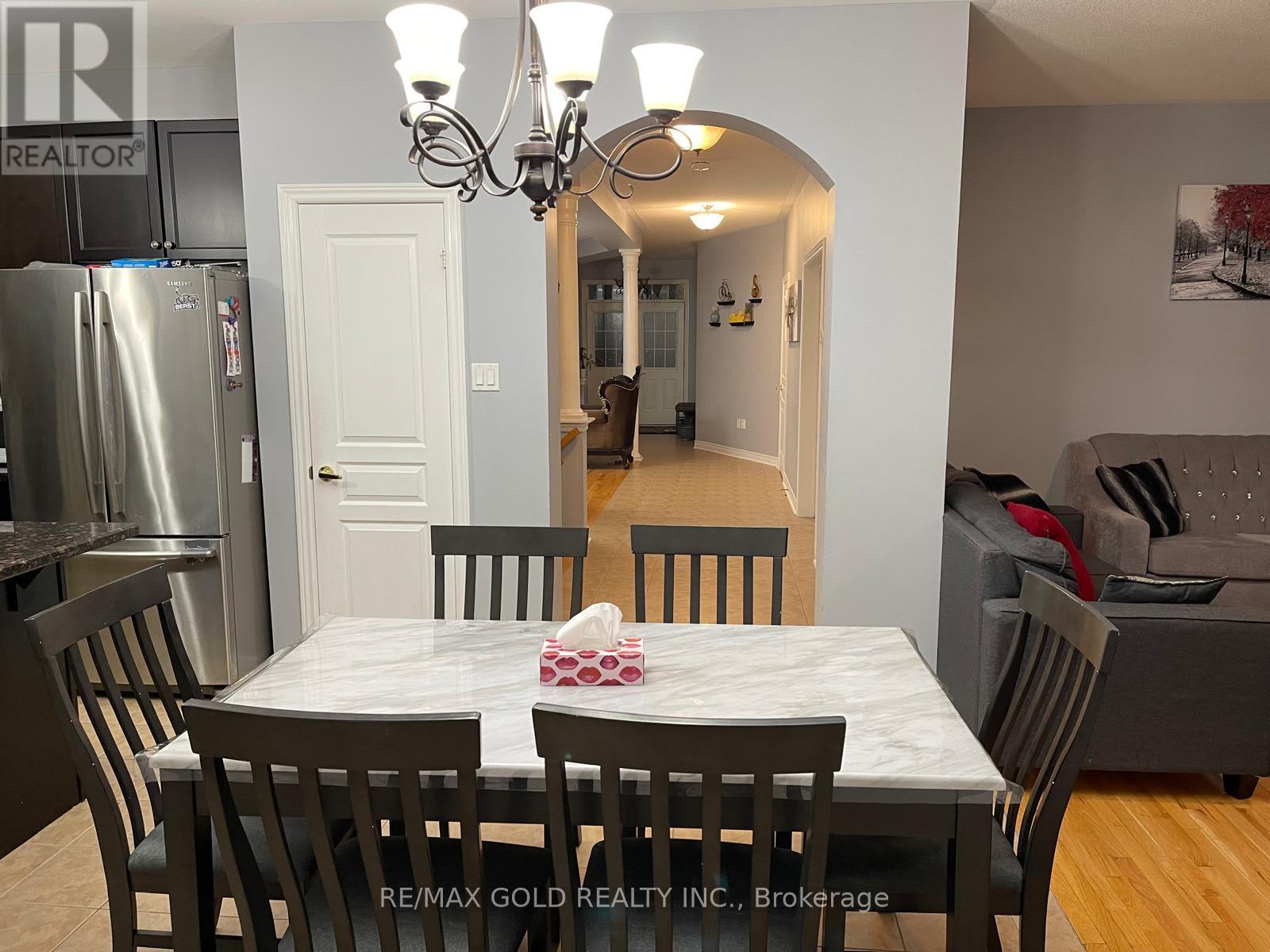 54 Covebank Crescent, Brampton, Ontario  L6P 2Y1 - Photo 18 - W12788512