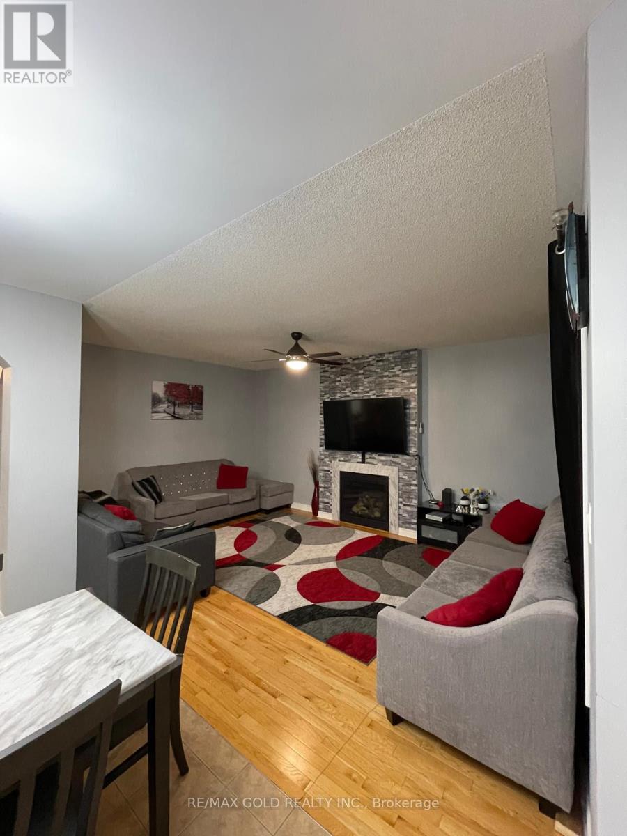 54 Covebank Crescent, Brampton, Ontario  L6P 2Y1 - Photo 9 - W12788512