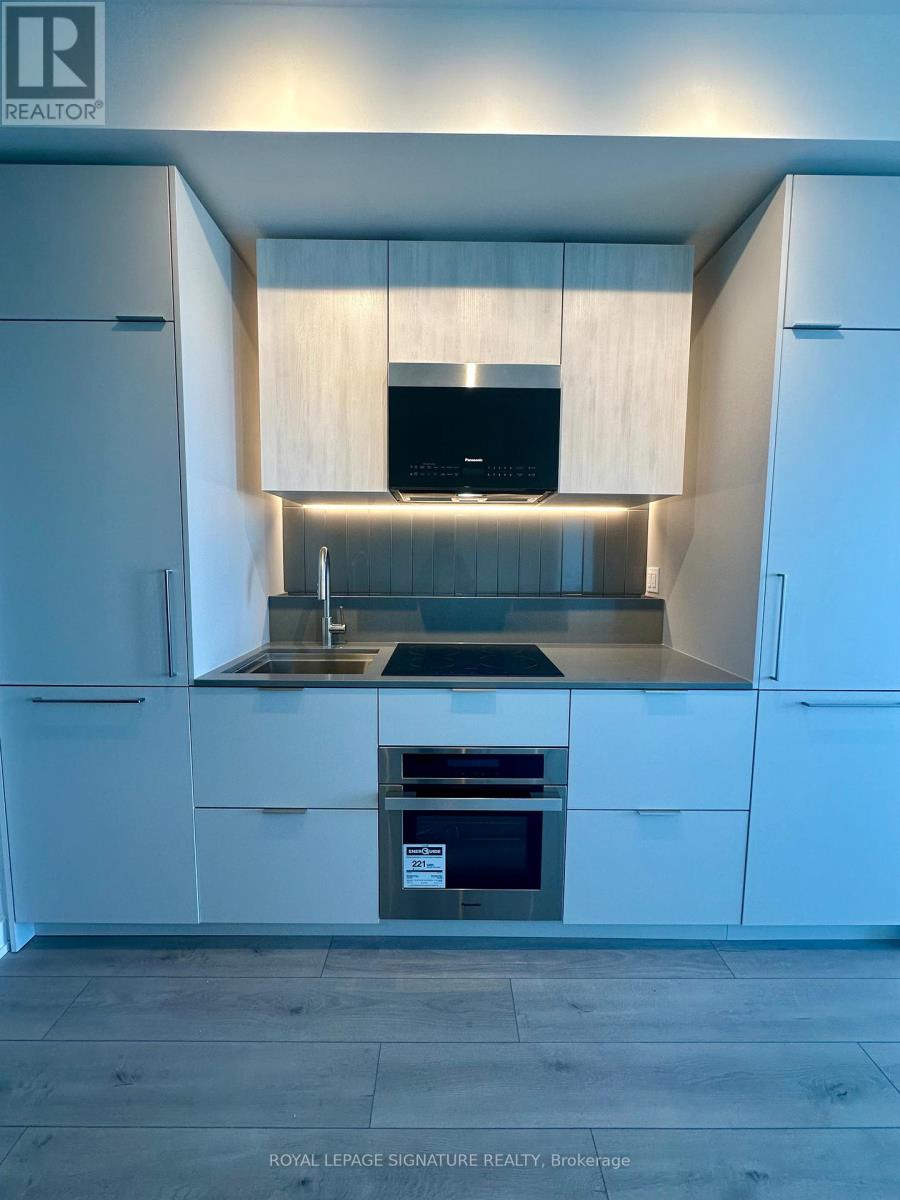 1705 - 1 Fairview Road E, Mississauga, Ontario  L5A 4C6 - Photo 13 - W12788530