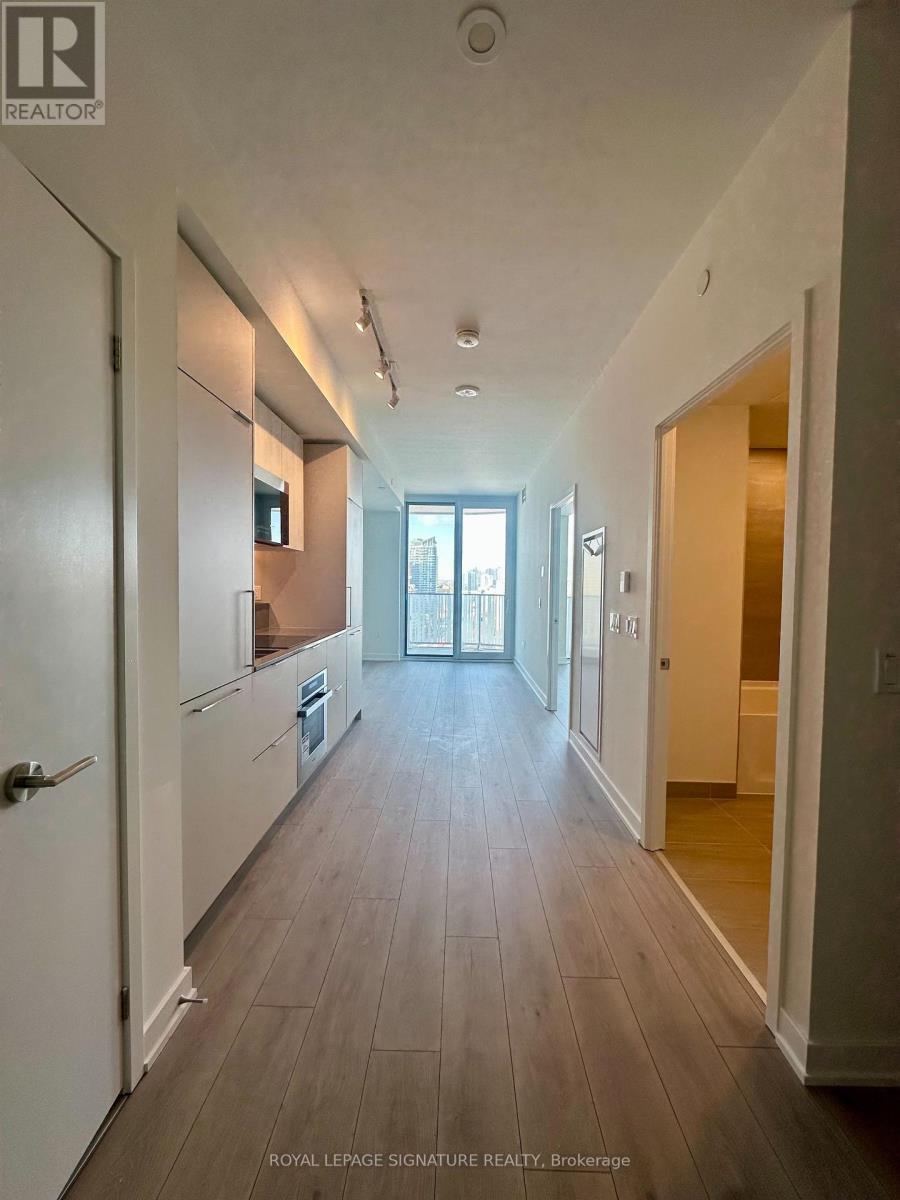 1705 - 1 Fairview Road E, Mississauga, Ontario  L5A 4C6 - Photo 2 - W12788530