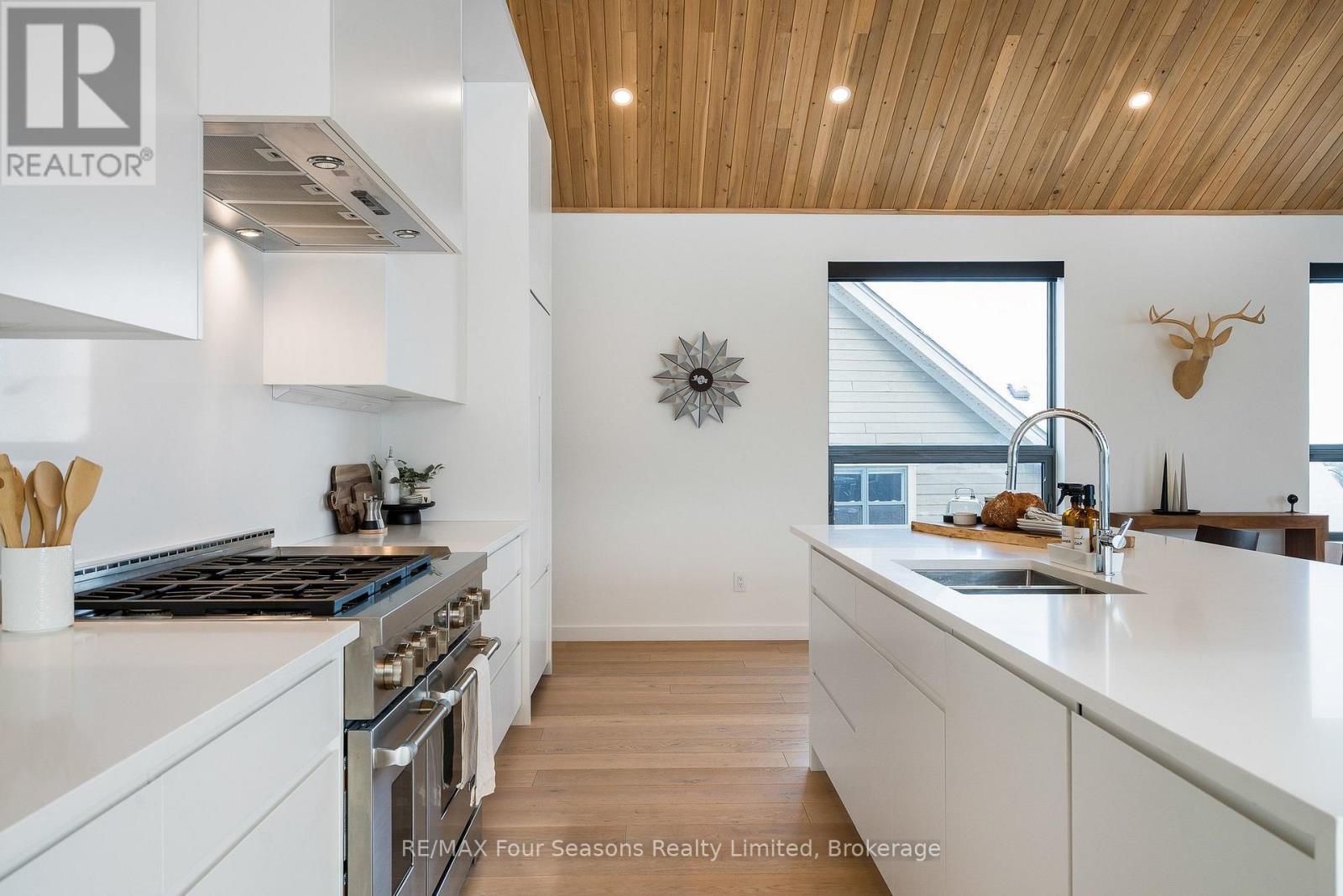 126 Courchevel Crescent, Blue Mountains, Ontario  L9Y 0Z8 - Photo 14 - X12788590