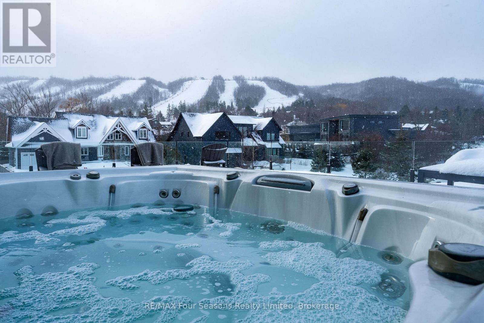 126 Courchevel Crescent, Blue Mountains, Ontario  L9Y 0Z8 - Photo 34 - X12788590