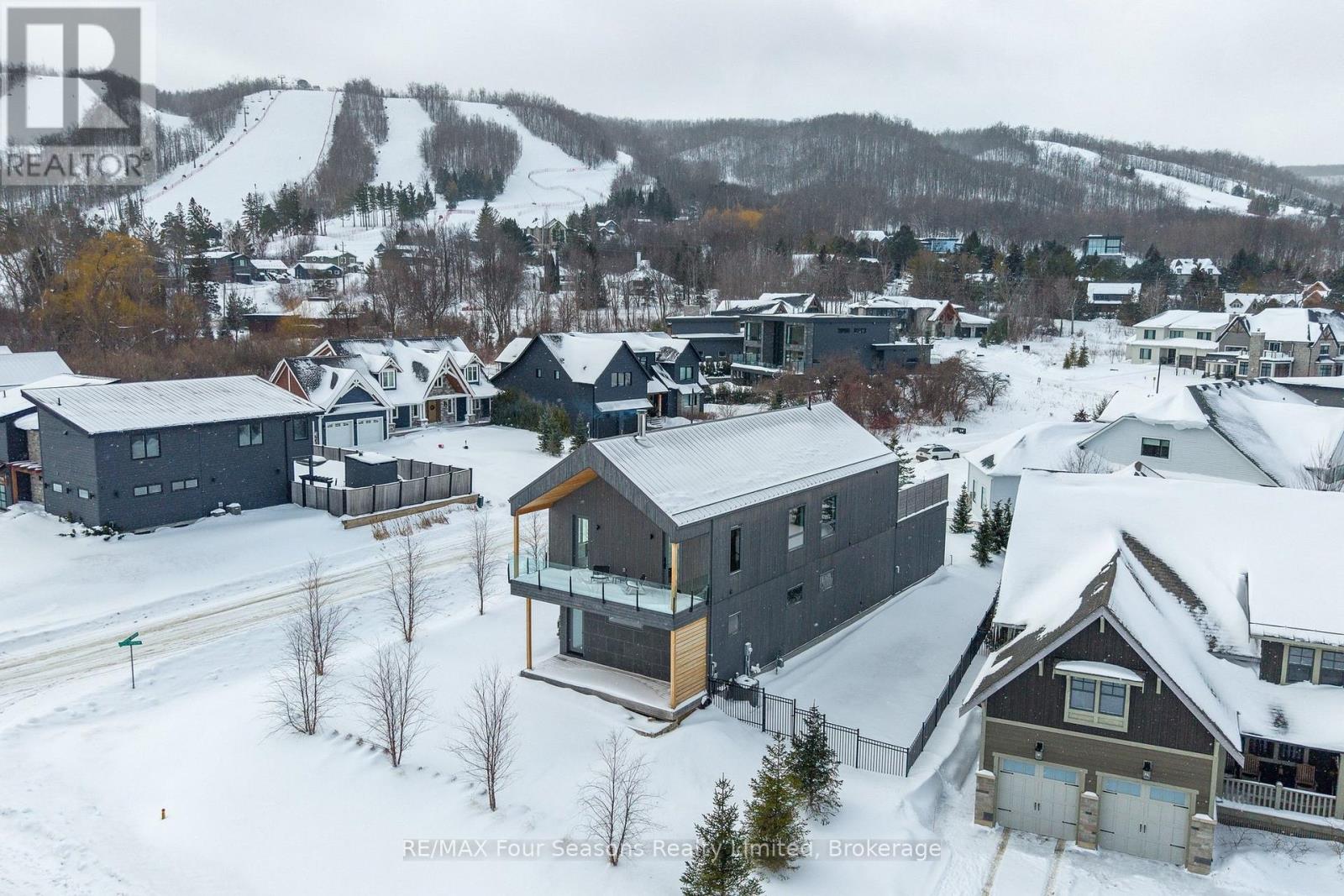 126 Courchevel Crescent, Blue Mountains, Ontario  L9Y 0Z8 - Photo 38 - X12788590