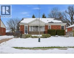 15 MULOCK Avenue, Hamilton, Ontario