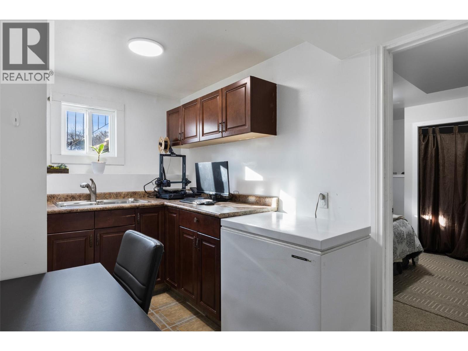 2087 Sunnycrest Avenue, Kamloops, British Columbia  V2B 4L9 - Photo 16 - 10374672