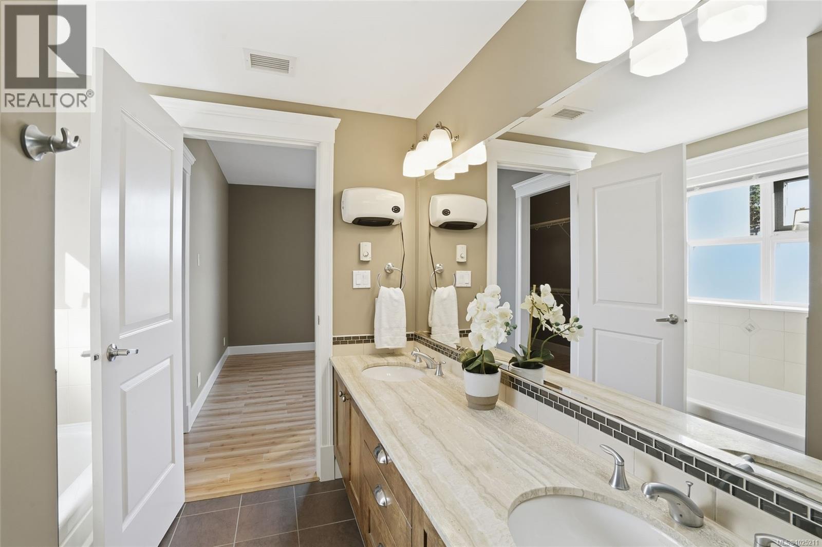 201 225 Rosehill St, Nanaimo, British Columbia  V9S 1E1 - Photo 32 - 1025211