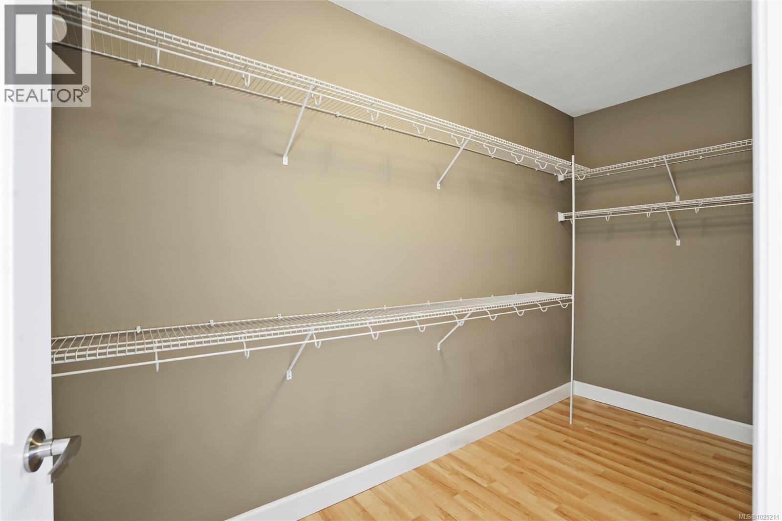 201 225 Rosehill St, Nanaimo, British Columbia  V9S 1E1 - Photo 36 - 1025211