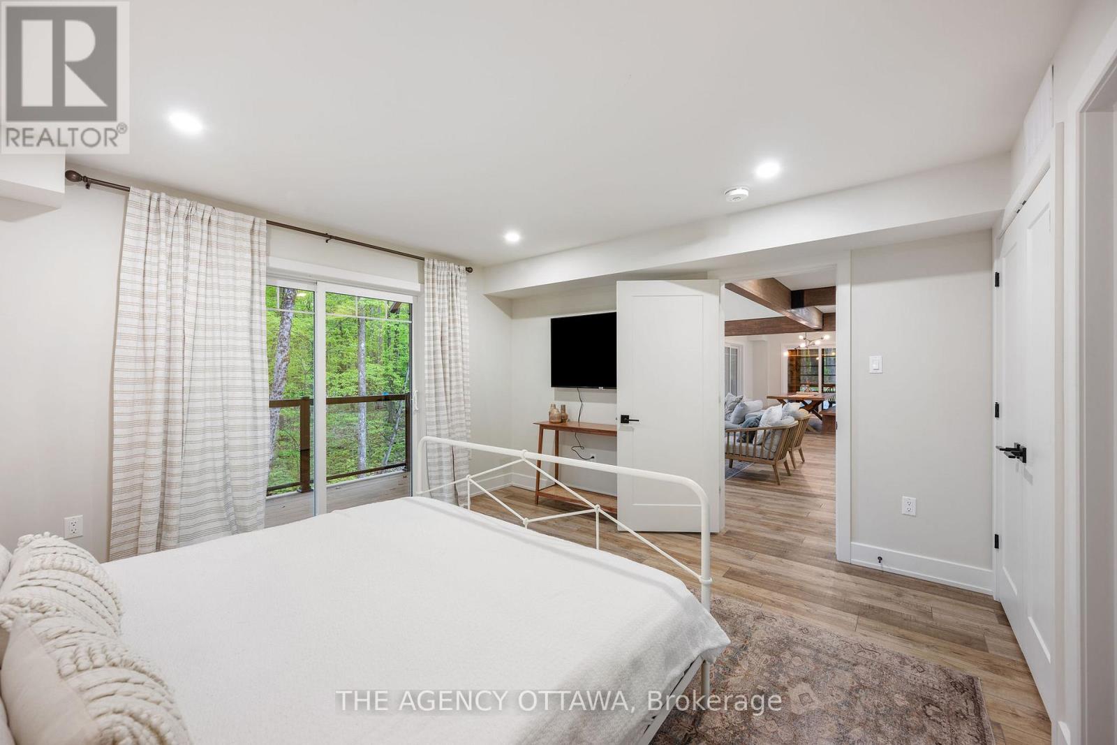 36 Crestview Drive, Greater Madawaska, Ontario  K0J 1H0 - Photo 12 - X12788536