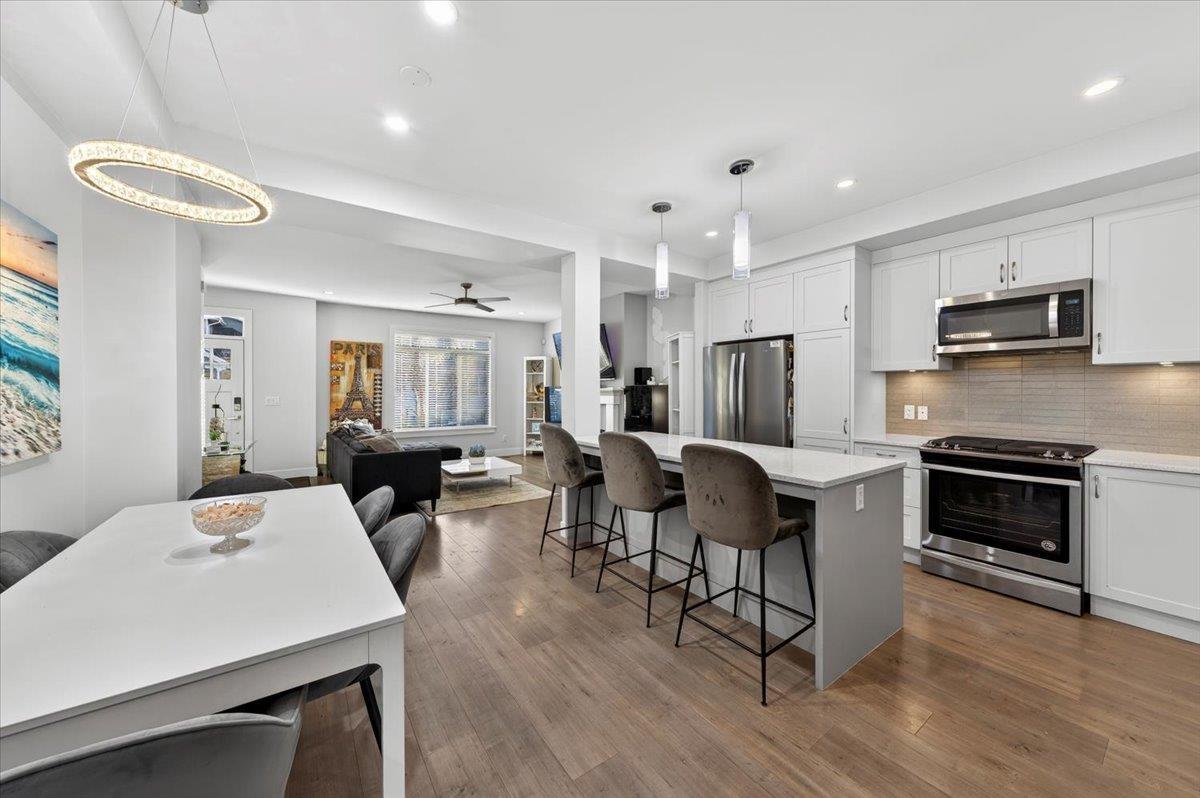 32579 Ross Drive, Mission, British Columbia  V2V 0G4 - Photo 9 - R3089907