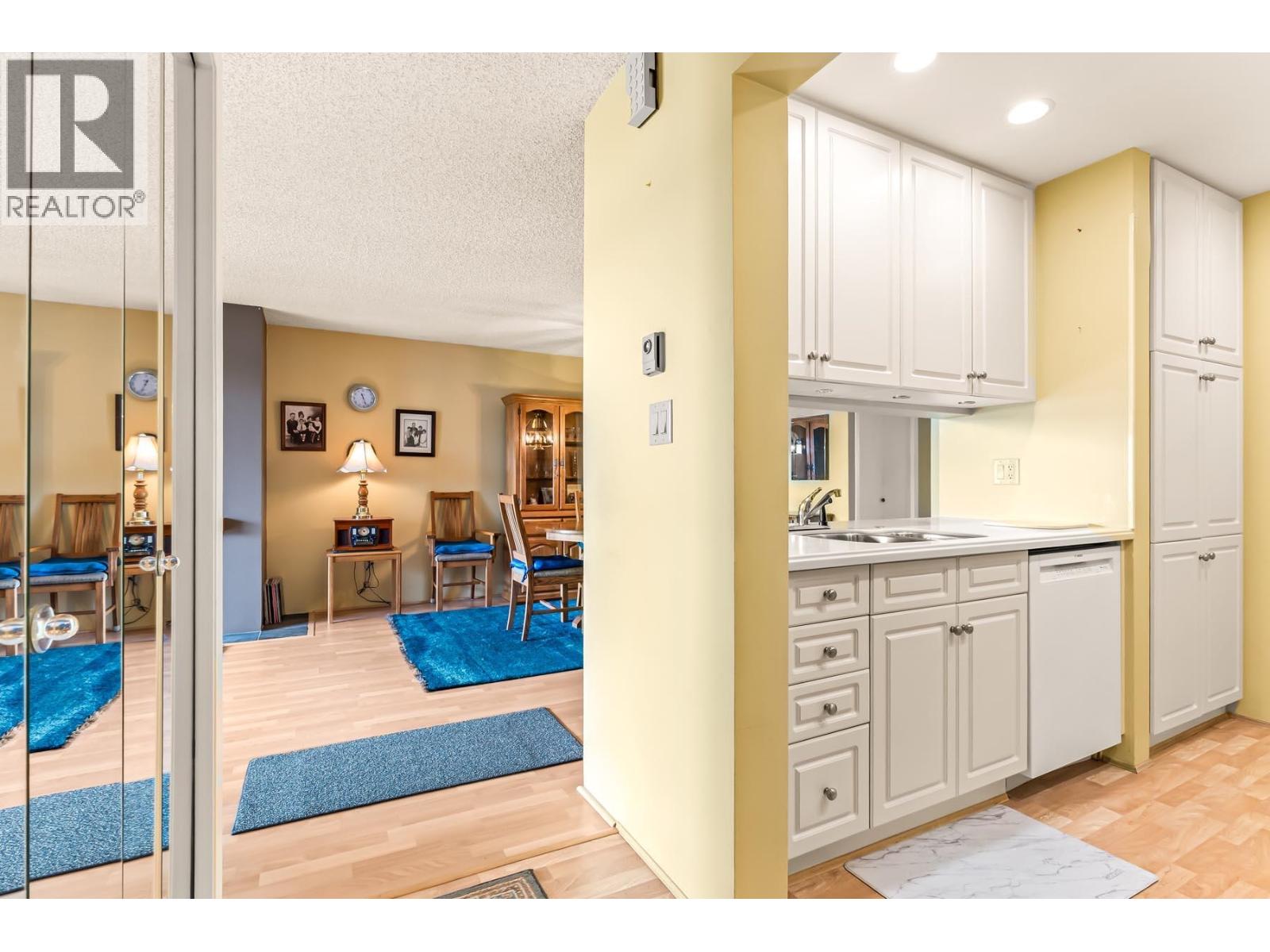 210 5 K De K Court, New Westminster, British Columbia  V3M 6B6 - Photo 10 - R3089900