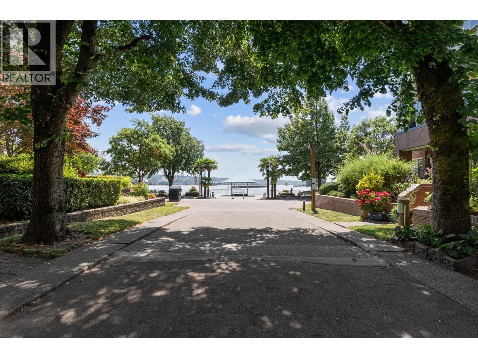 210 5 K De K Court, New Westminster, British Columbia  V3M 6B6 - Photo 25 - R3089900