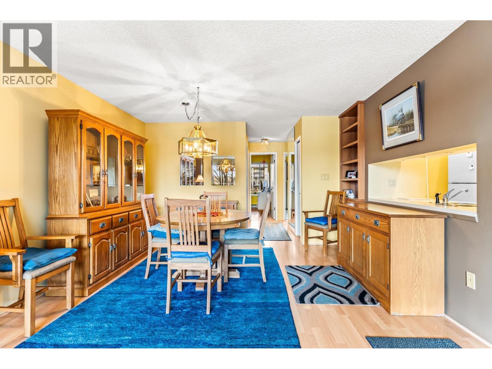 210 5 K De K Court, New Westminster, British Columbia  V3M 6B6 - Photo 4 - R3089900