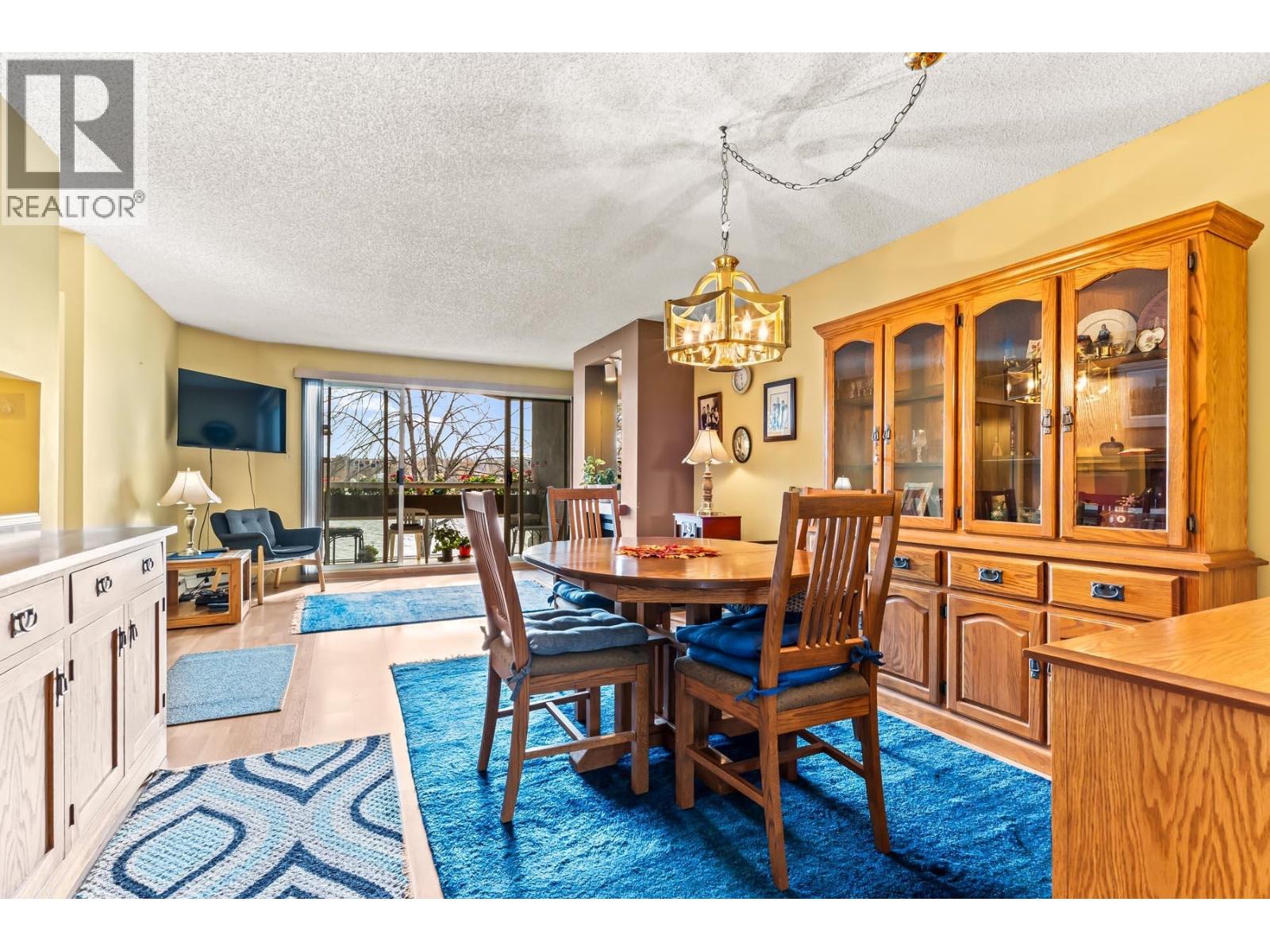 210 5 K De K Court, New Westminster, British Columbia  V3M 6B6 - Photo 8 - R3089900