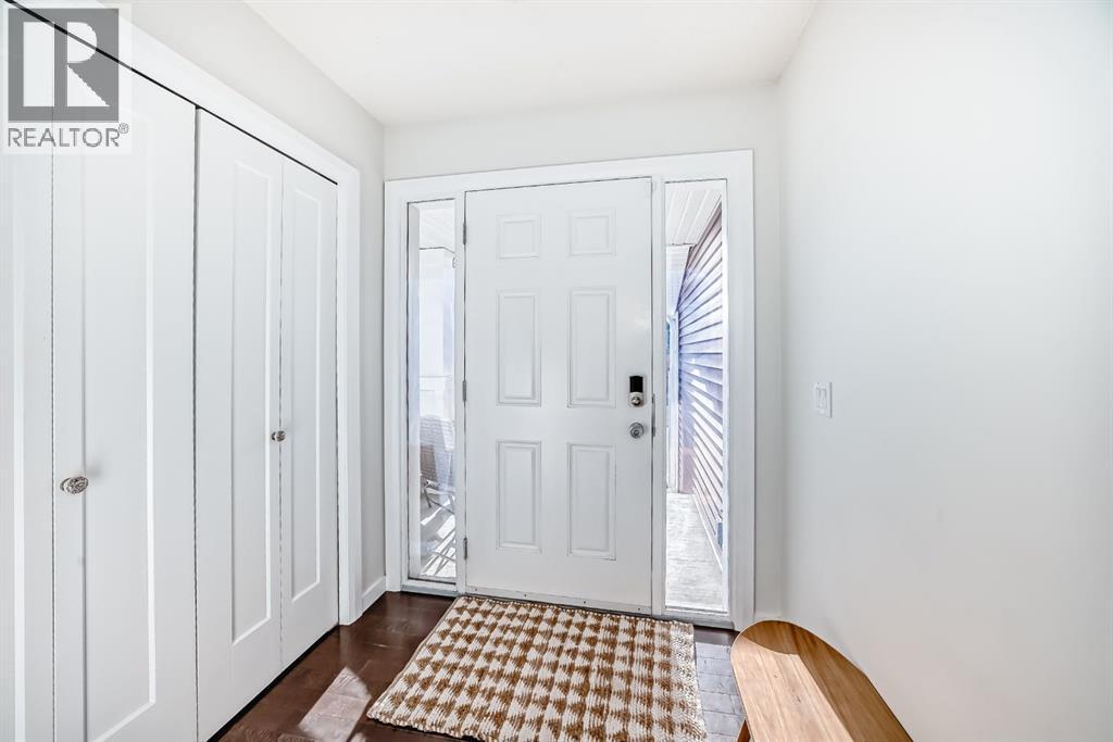 786 River Heights Crescent, Cochrane, Alberta  T4C 0J4 - Photo 2 - A2286200