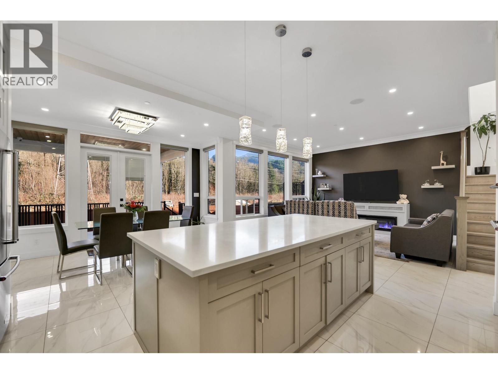 39404 Cardinal Drive, Squamish, British Columbia  V8B 1A6 - Photo 35 - R3089898