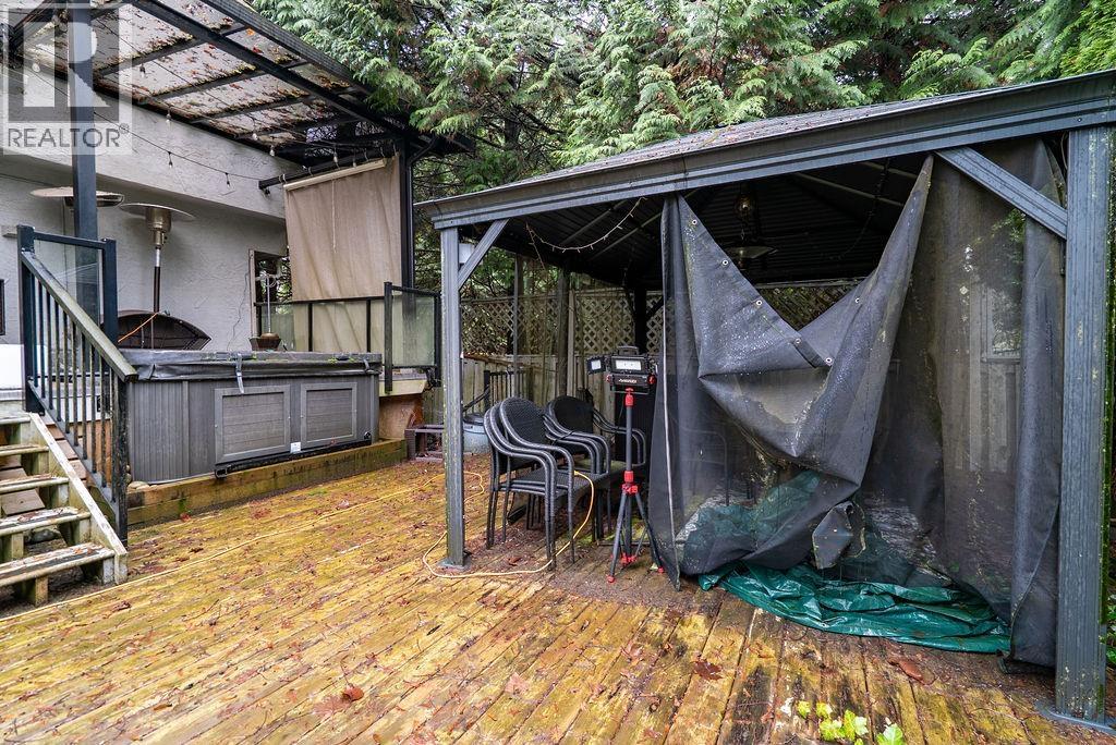 2525 Norcrest Court, Burnaby, British Columbia  V3J 1C7 - Photo 40 - R3074793