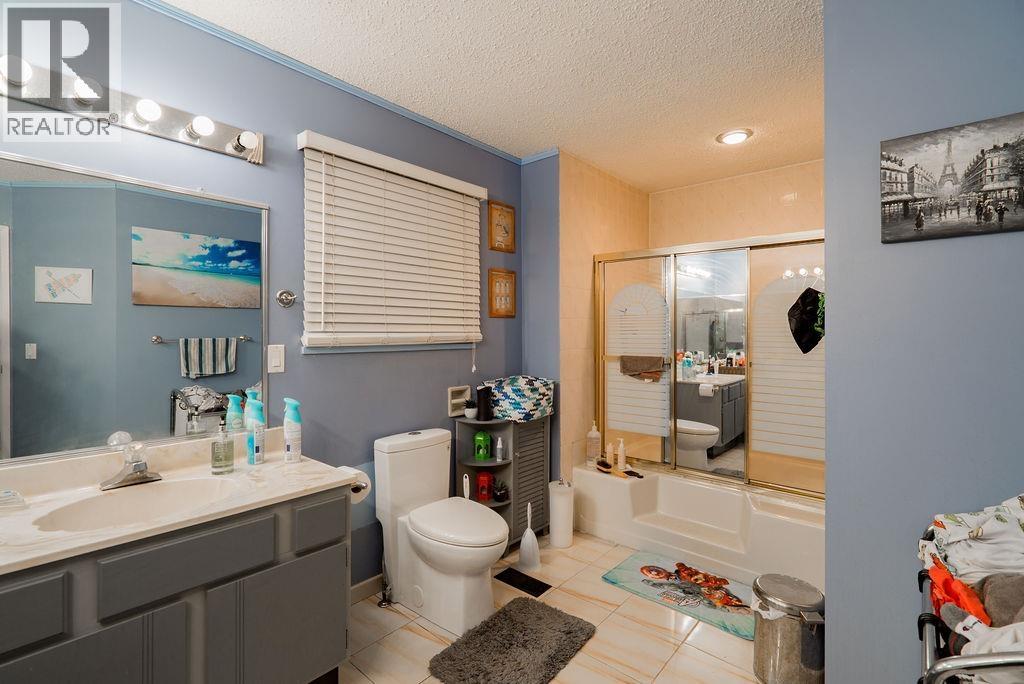 2525 Norcrest Court, Burnaby, British Columbia  V3J 1C7 - Photo 5 - R3074793